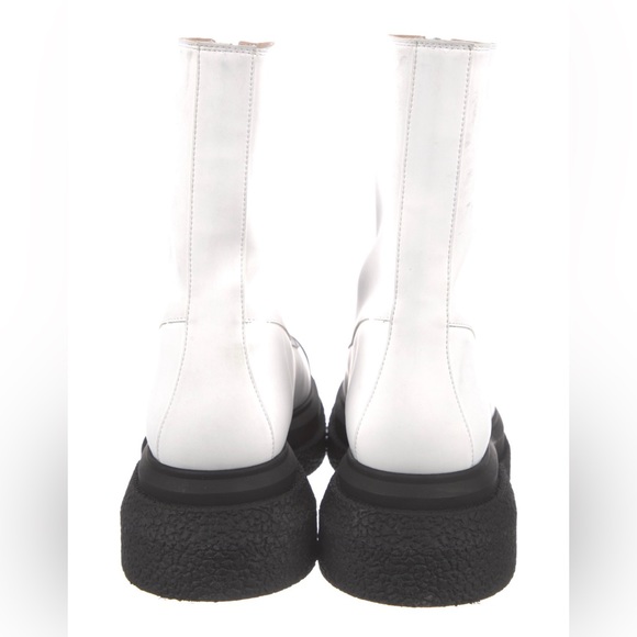 Stuart Weitzman boots - Picture 2 of 9